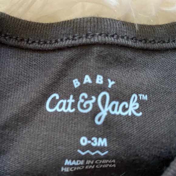 Cat & Jack 0-3m Long Sleeve Onesie - Picture 3 of 3